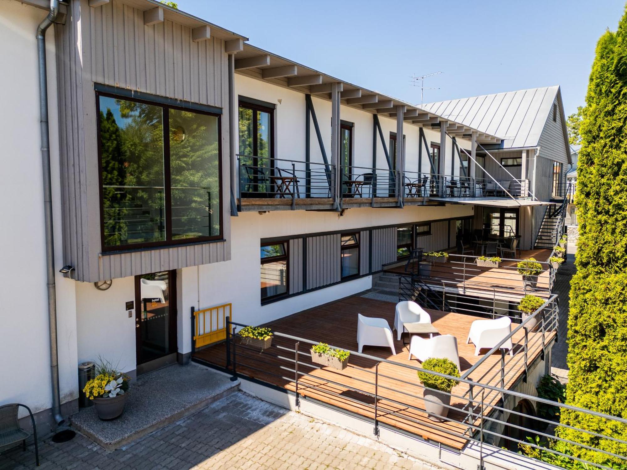 Hotel Nospa Κουρεσάαρε Εξωτερικό φωτογραφία